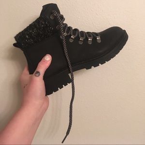 NWOT Boots